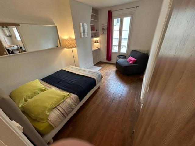 Paris Sacre Coeur Montmartre Et Tour Eiffel, 8 People, Apartment Exterior photo