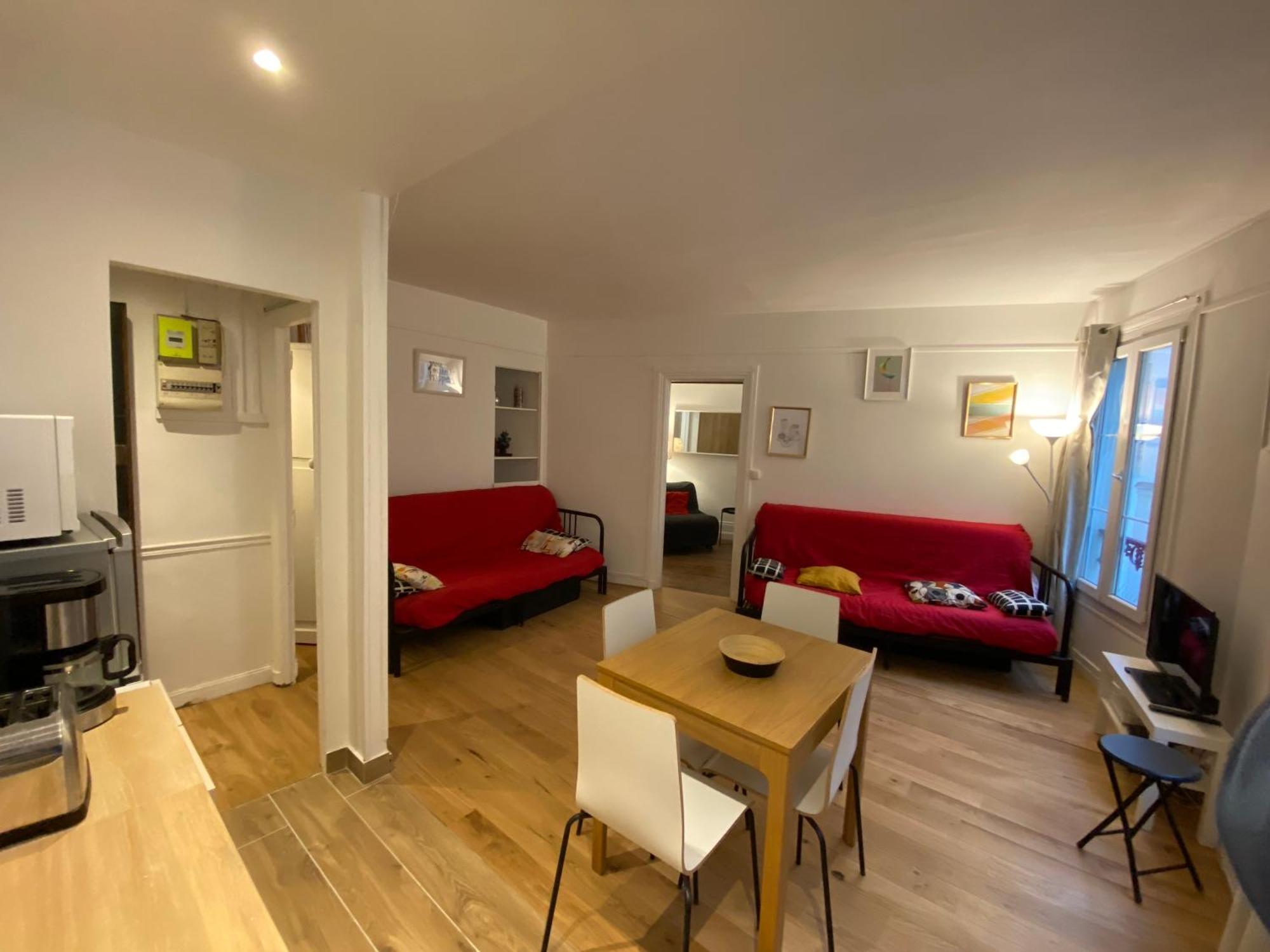 Paris Sacre Coeur Montmartre Et Tour Eiffel, 8 People, Apartment Exterior photo